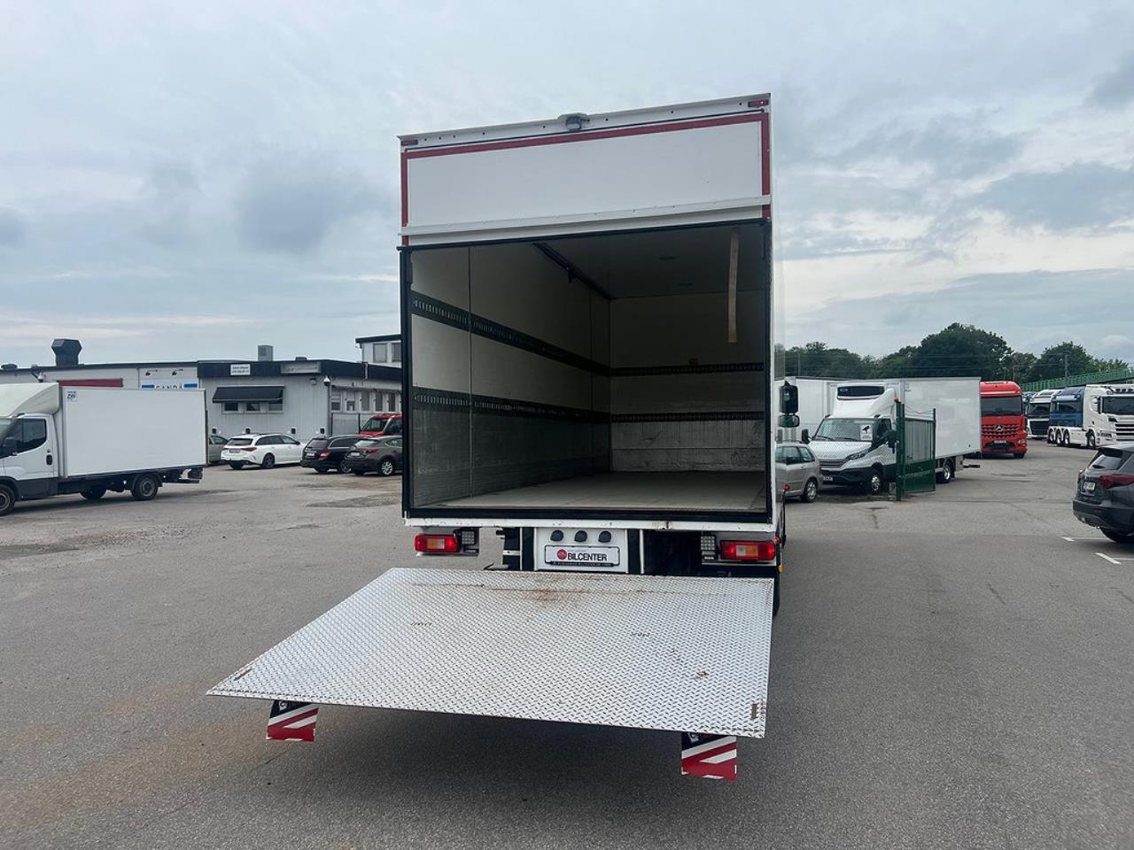 Volvo FM 330 4x2 Skåpbil, Bussbygg Öppningsbarsida, Euro 6 2018 - Skåp