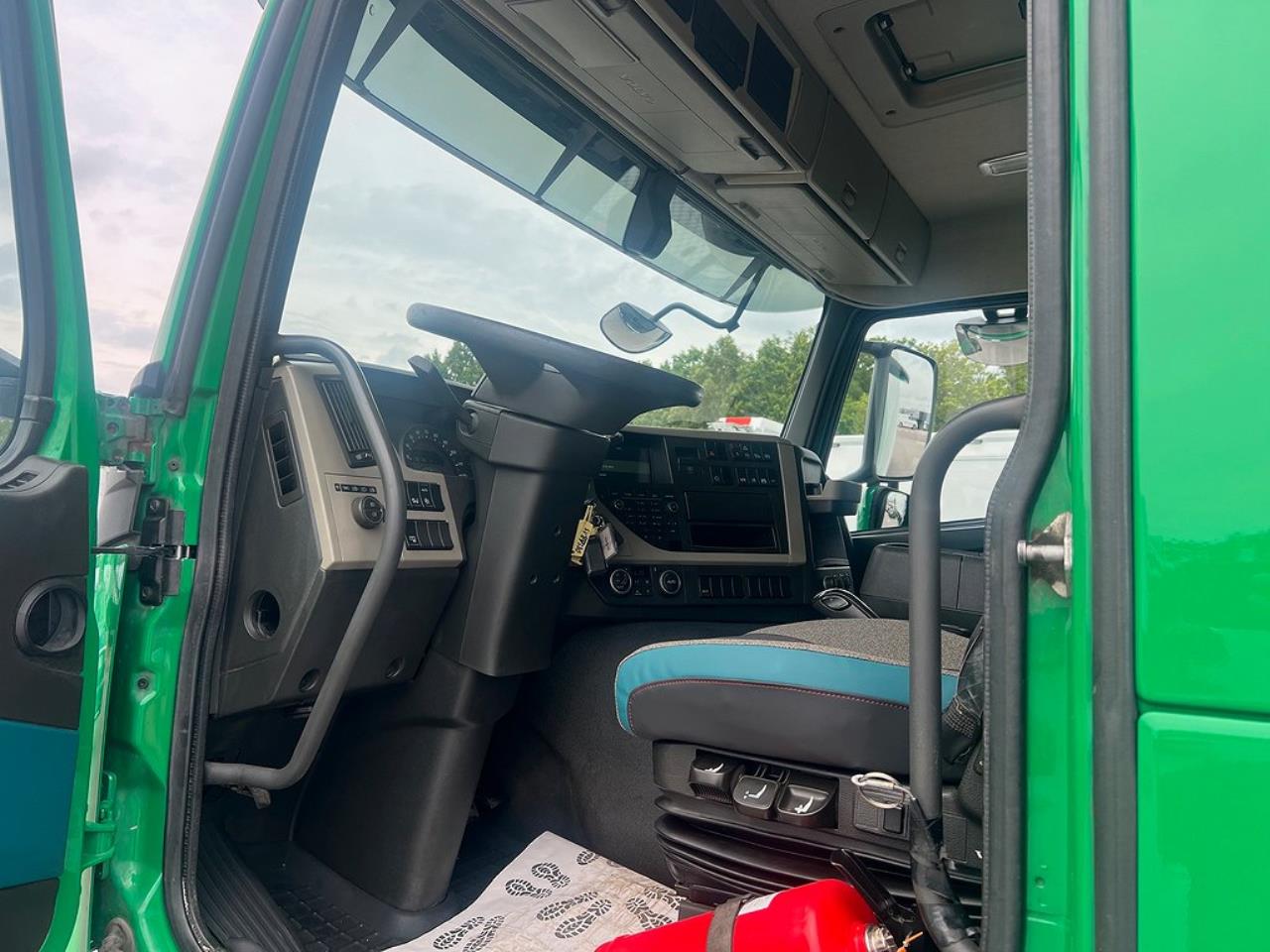 Volvo FM 330 4x2 Skåpbil, Bussbygg Öppningsbarsida, Euro 6 2018 - Skåp