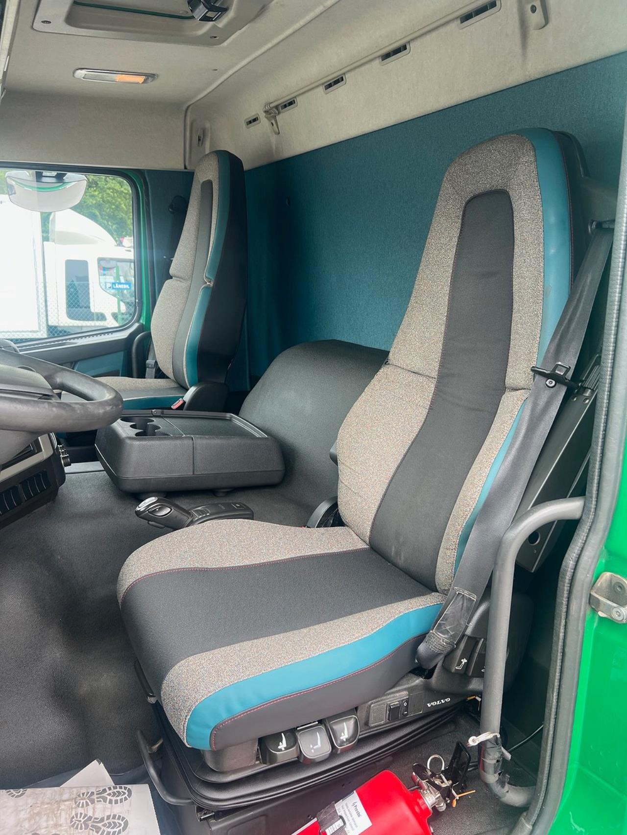 Volvo FM 330 4x2 Skåpbil, Bussbygg Öppningsbarsida, Euro 6 2018 - Skåp