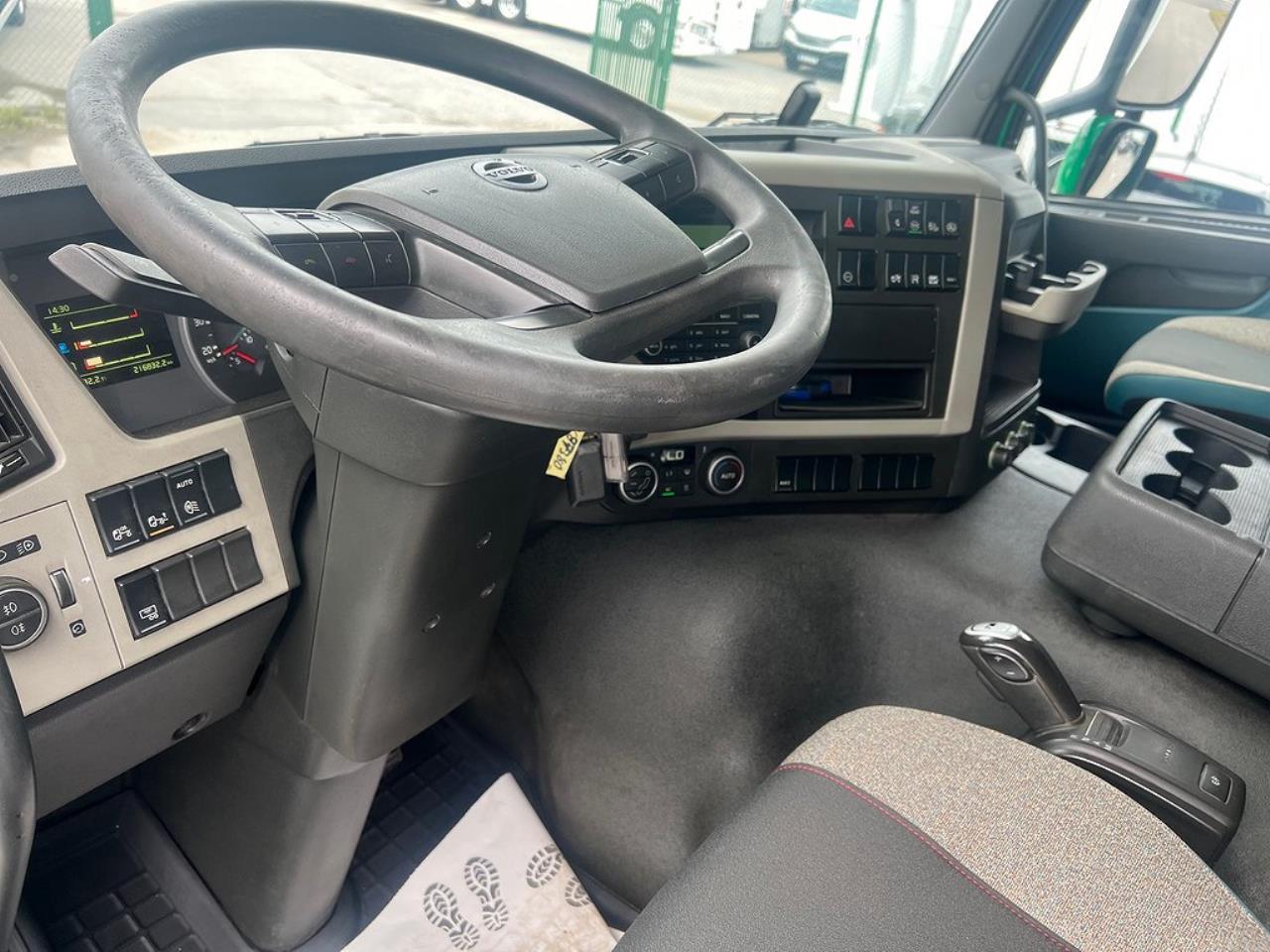 Volvo FM 330 4x2 Skåpbil, Bussbygg Öppningsbarsida, Euro 6 2018 - Skåp
