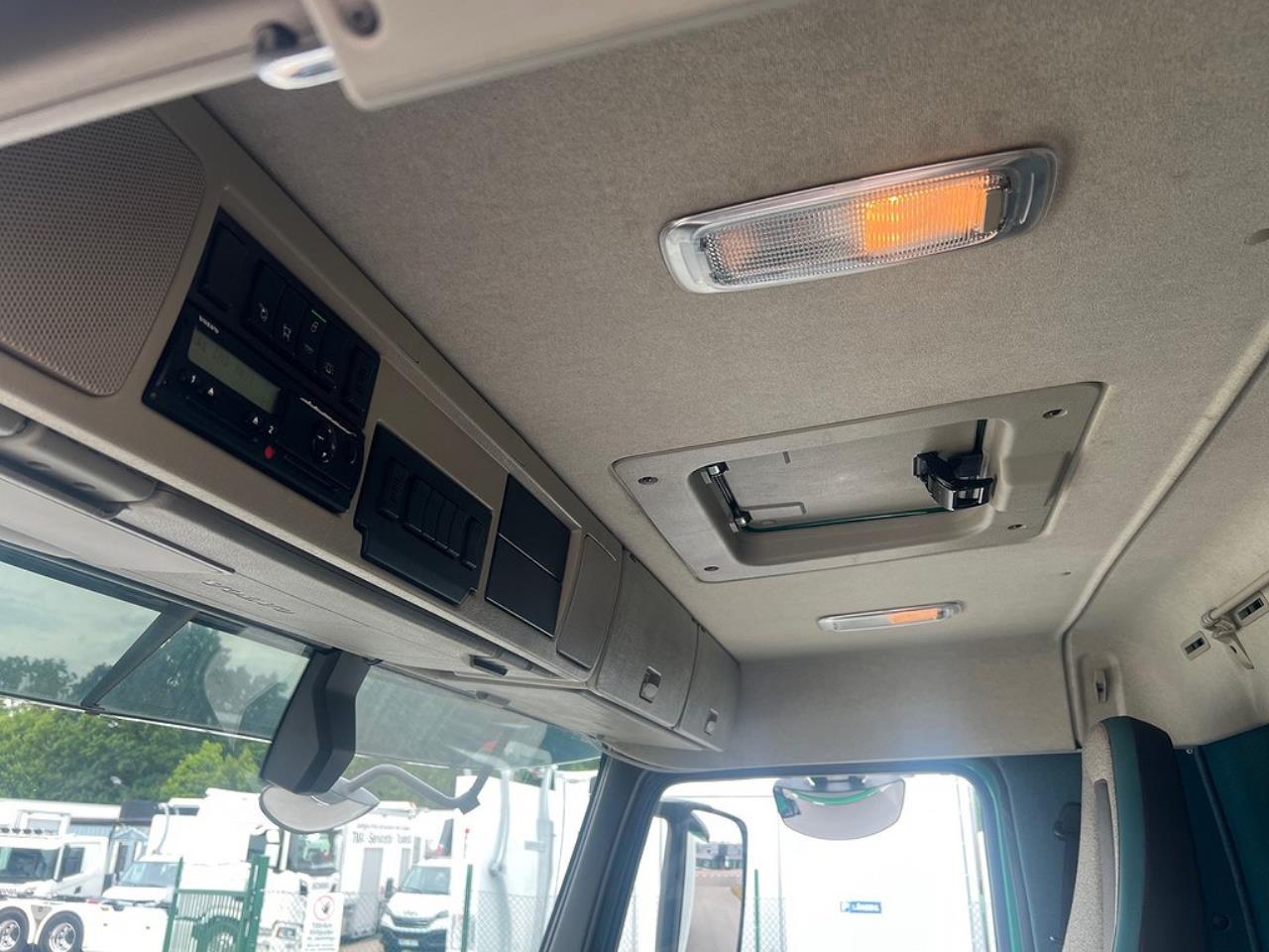 Volvo FM 330 4x2 Skåpbil, Bussbygg Öppningsbarsida, Euro 6 2018 - Skåp