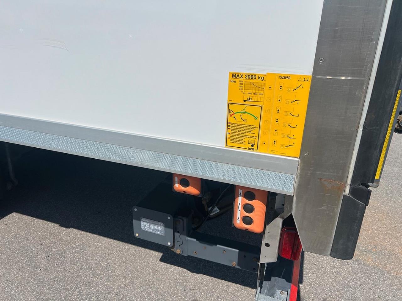 Volvo FM 330 4x2 Skåpbil Skåpsvärmare Euro 6 2021 - Skåp