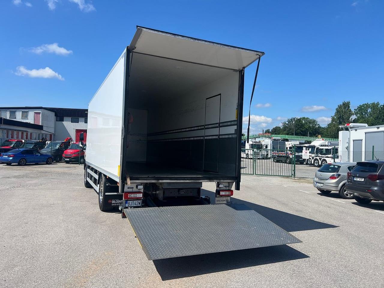 Volvo FM 330 4x2 Skåpbil Skåpsvärmare Euro 6 2021 - Skåp
