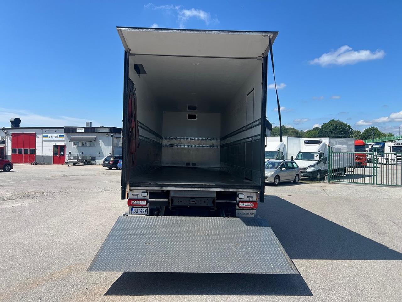 Volvo FM 330 4x2 Skåpbil Skåpsvärmare Euro 6 2021 - Skåp