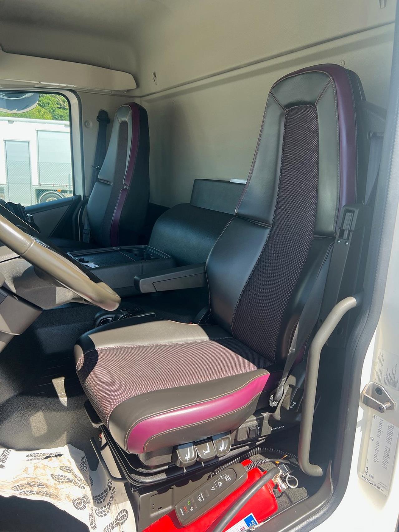 Volvo FM 330 4x2 Skåpbil Skåpsvärmare Euro 6 2021 - Skåp