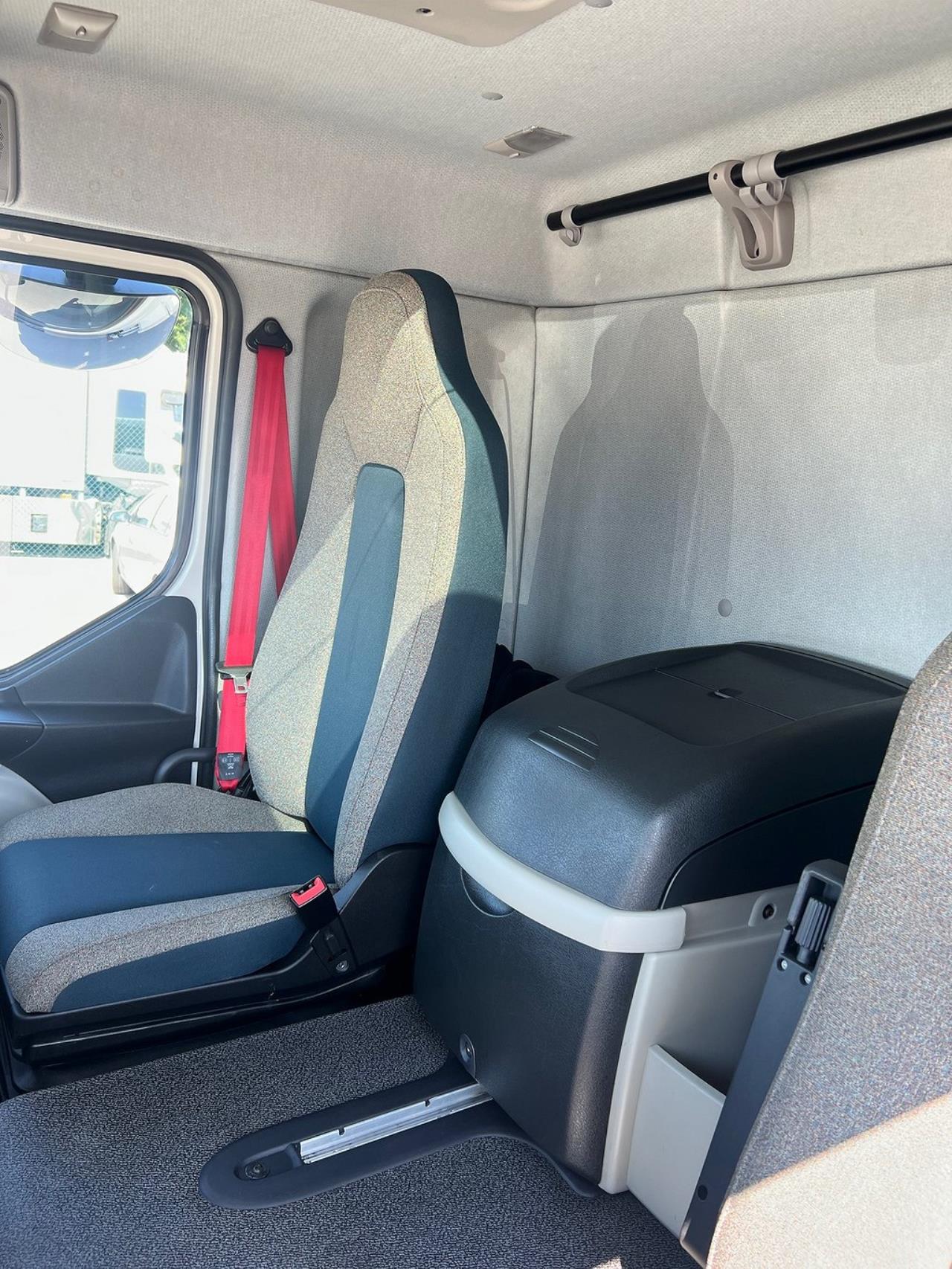 Volvo FL250 Skåpbil Höj/Sänkbart tak, 18 Pallars 2018 - Övrigt