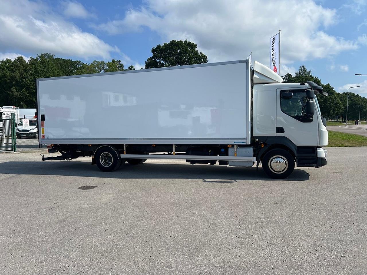 Volvo FL 210 4x2 Värmare i skåp, *4500 Mil*  Euro 6 2021 - Skåp