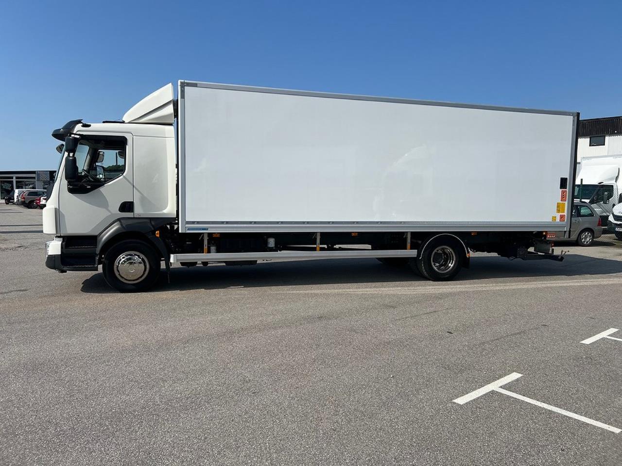 Volvo FL 210 4x2 Värmare i skåp, *4500 Mil*  Euro 6 2021 - Skåp