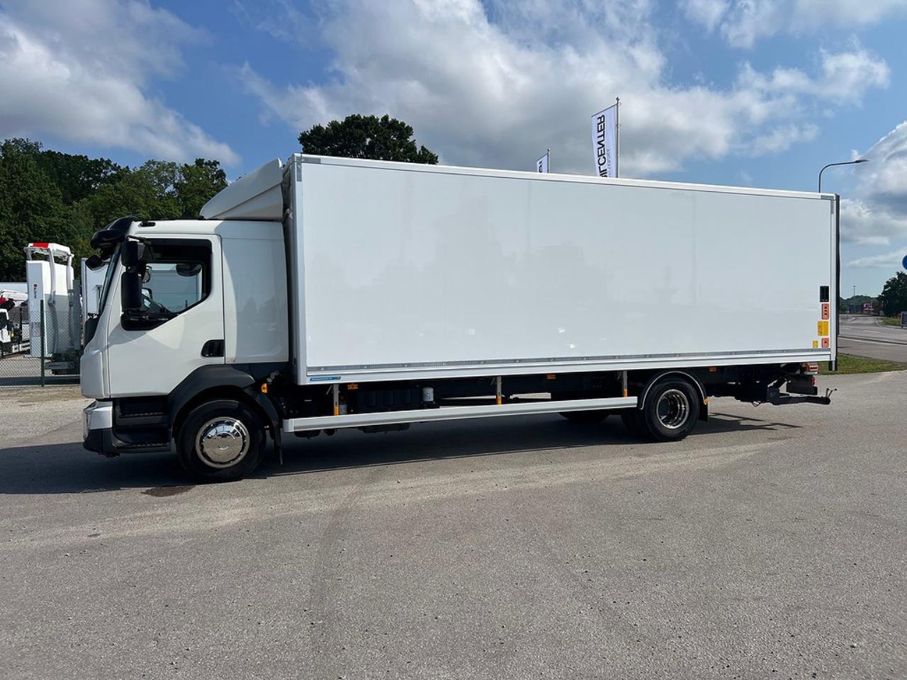 Volvo FL 210 4x2 Värmare i skåp, *4500 Mil*  Euro 6 2021 - Skåp