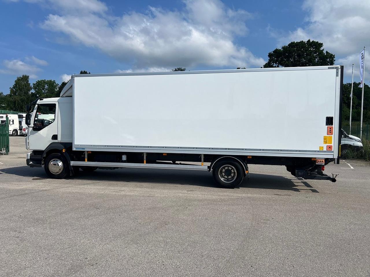 Volvo FL 210 4x2 Värmare i skåp, *4500 Mil*  Euro 6 2021 - Skåp