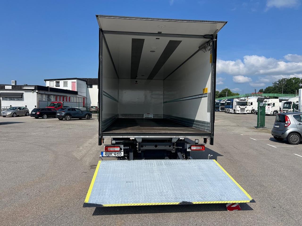 Volvo FL 210 4x2 Värmare i skåp, *4500 Mil*  Euro 6 2021 - Skåp