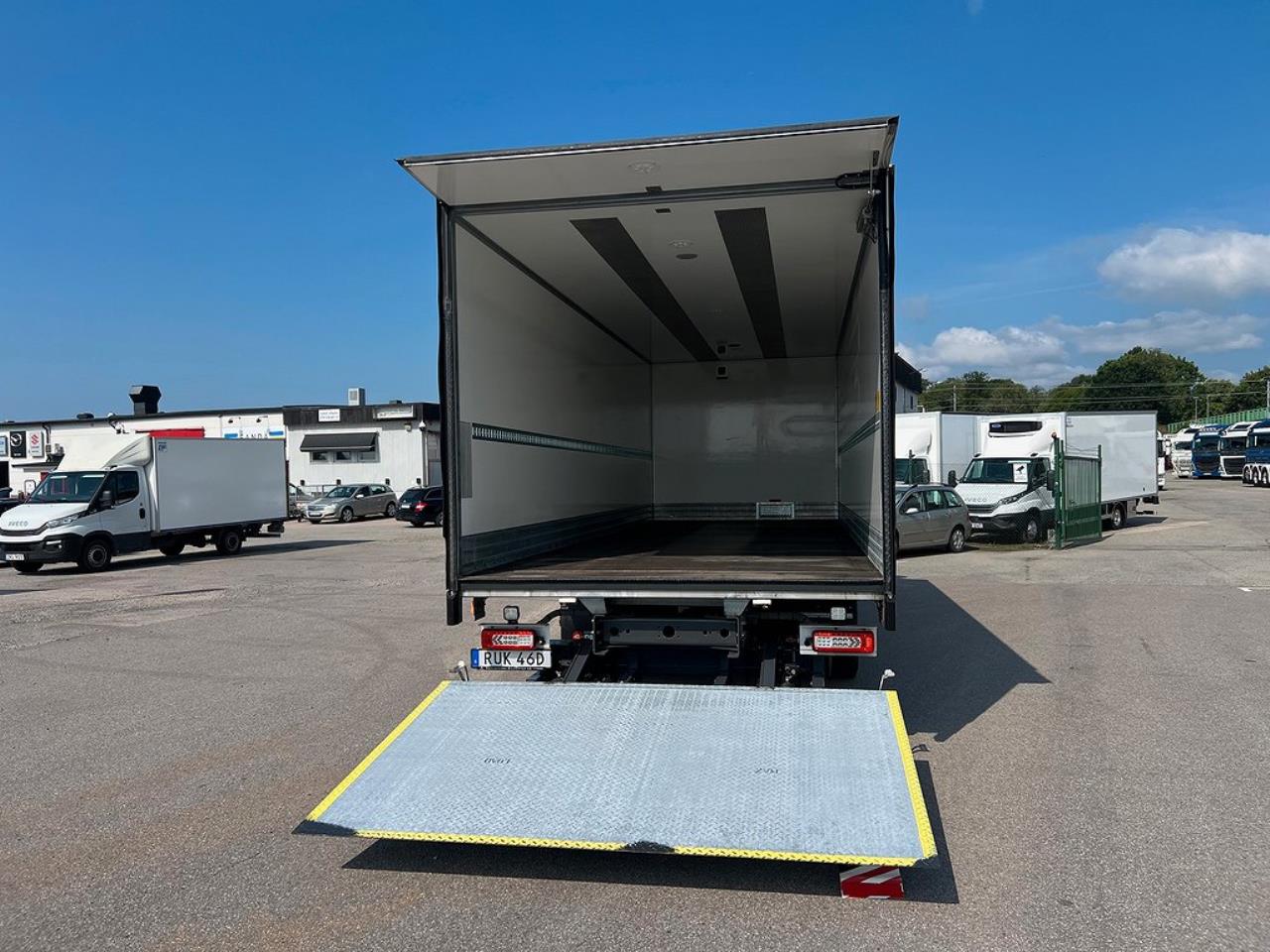 Volvo FL 210 4x2 Värmare i skåp, *4500 Mil*  Euro 6 2021 - Skåp
