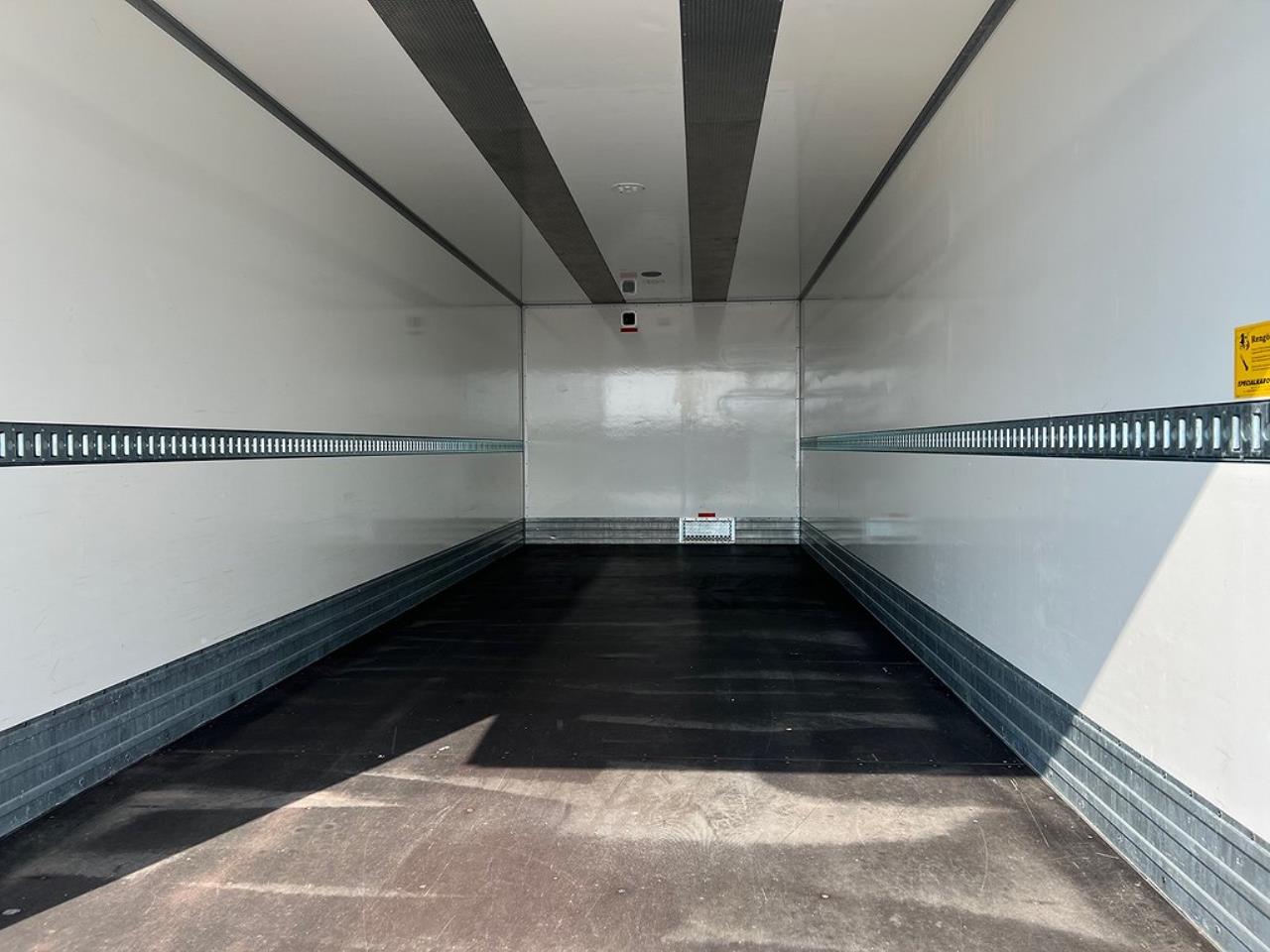 Volvo FL 210 4x2 Värmare i skåp, *4500 Mil*  Euro 6 2021 - Skåp