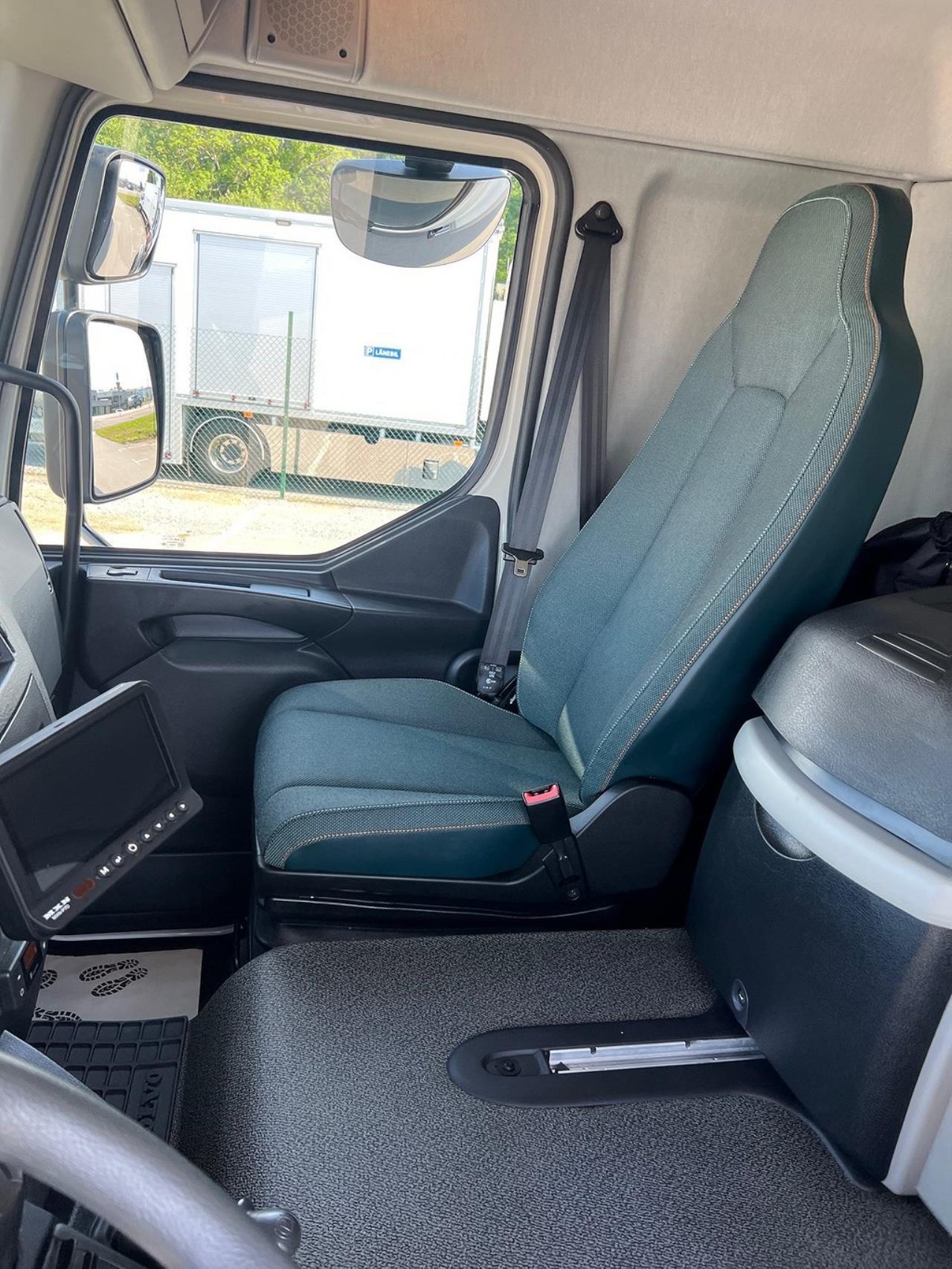 Volvo FL 210 4x2 Värmare i skåp, *4500 Mil*  Euro 6 2021 - Skåp