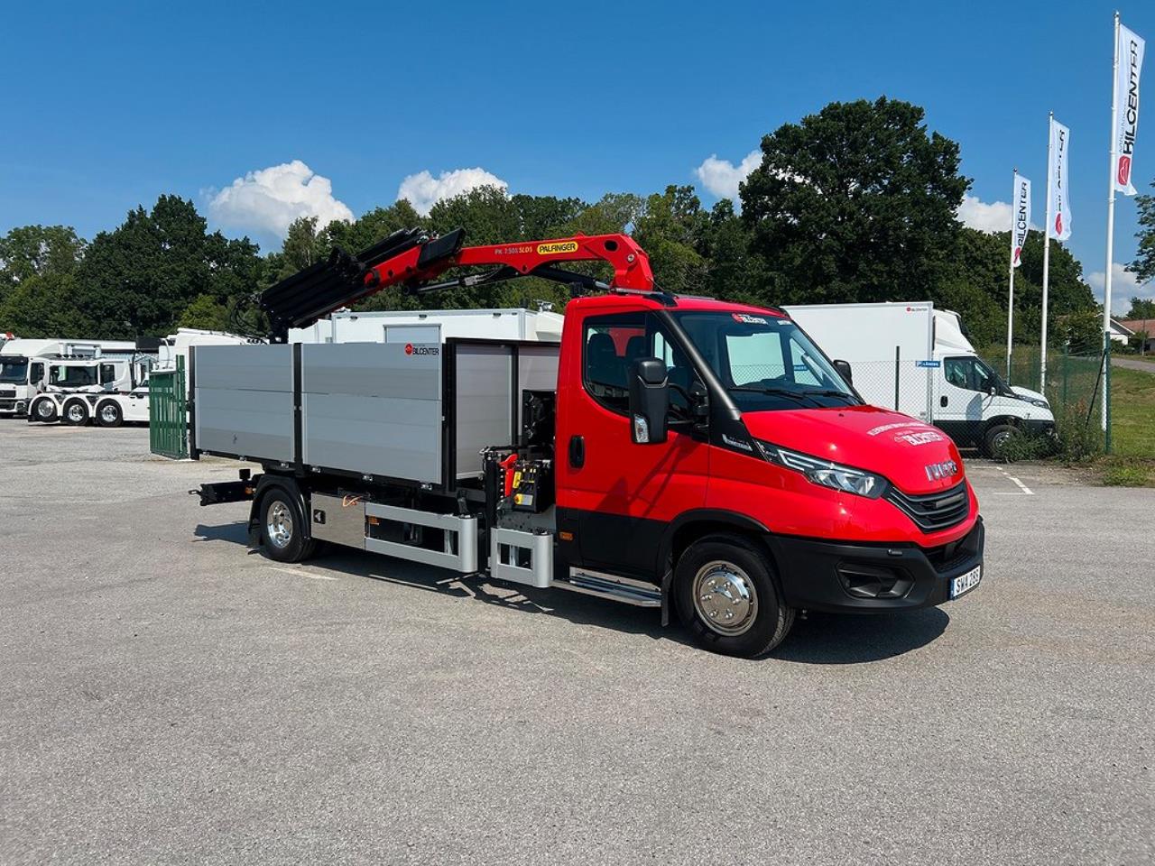Iveco Daily 72C18 Tippbil / Kranbil Palfinger Kran & Skopa 2024 - Övrigt