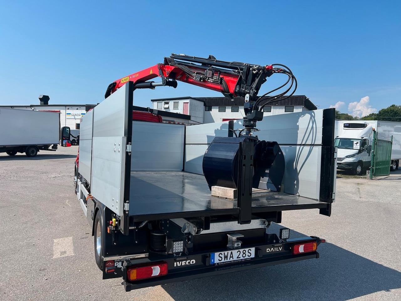 Iveco Daily 72C18 Tippbil / Kranbil Palfinger Kran & Skopa 2024 - Övrigt