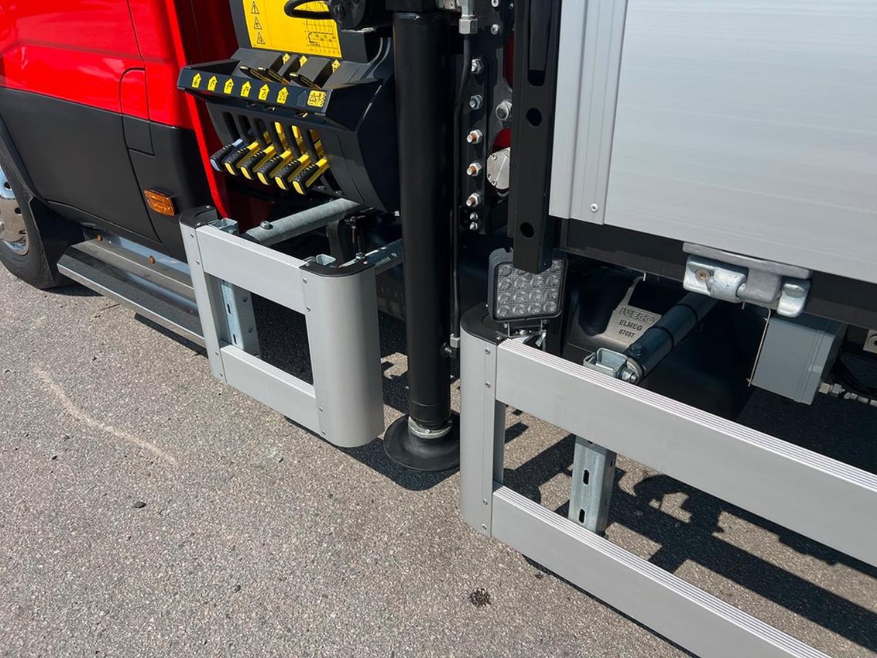 Iveco Daily 72C18 Tippbil / Kranbil Palfinger Kran & Skopa 2024 - Övrigt