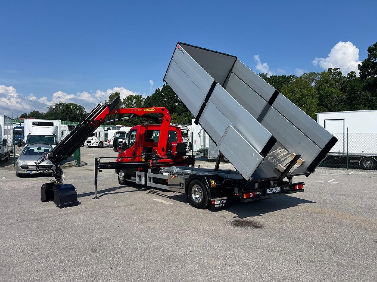 Iveco Daily 72C18 Tippbil / Kranbil Palfinger Kran & Skopa 2024 - Övrigt