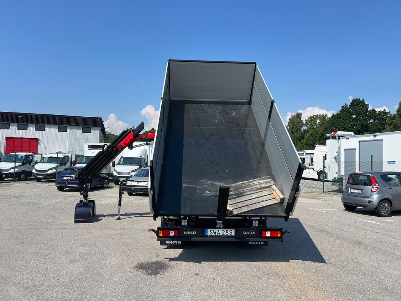 Iveco Daily 72C18 Tippbil / Kranbil Palfinger Kran & Skopa 2024 - Övrigt