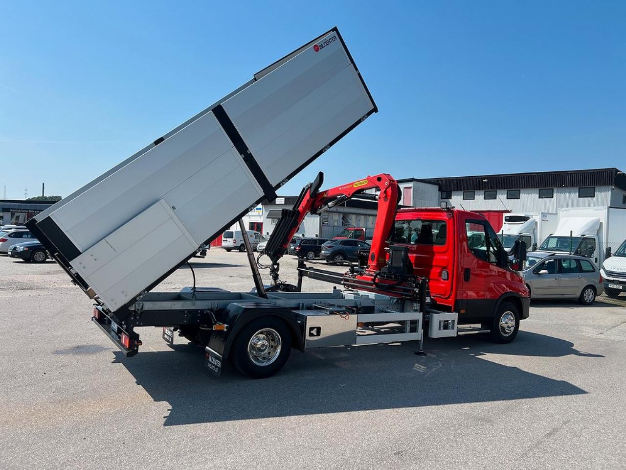 Iveco Daily 72C18 Tippbil / Kranbil Palfinger Kran & Skopa 2024 - Övrigt