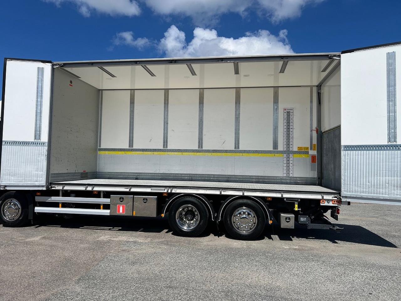 Volvo FH13 500 6x2*4 Skåpbil ÖBS I-Save I-See Skåpsvärmare  2021 - Skåp