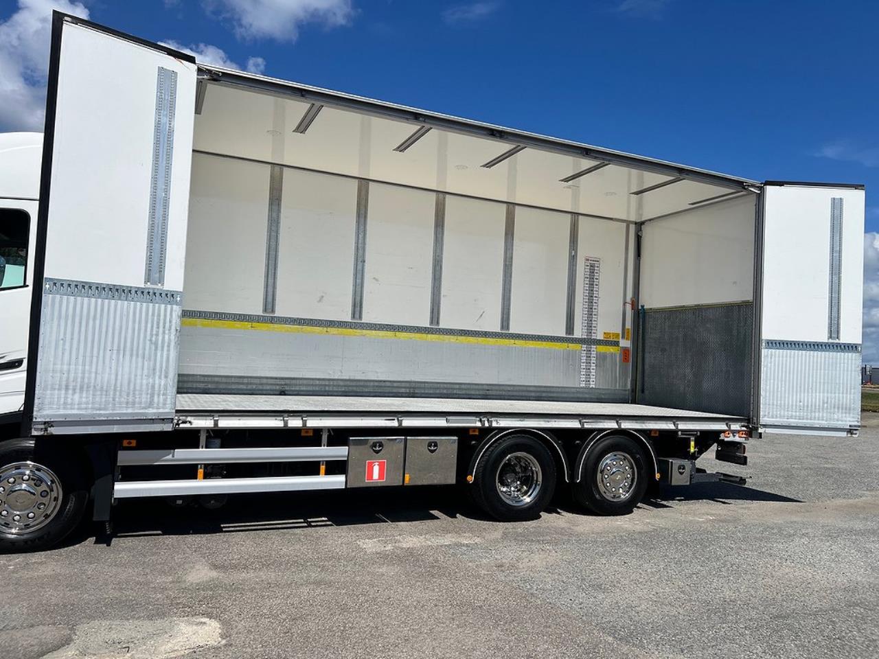 Volvo FH13 500 6x2*4 Skåpbil ÖBS I-Save I-See Skåpsvärmare  2021 - Skåp