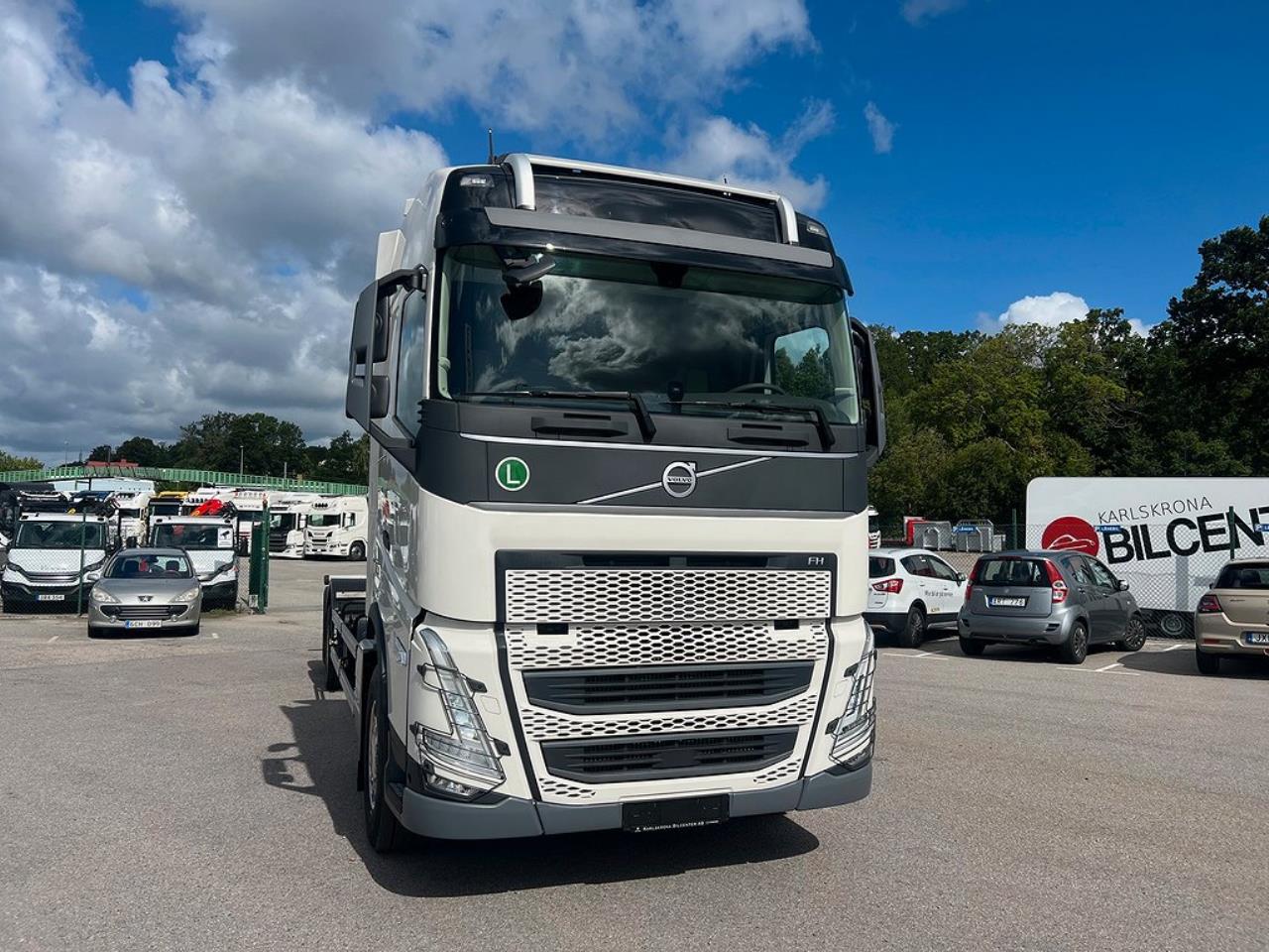 Volvo FH13 500 6x2*4 Skåpbil/Kylbil 23 pallars ?? 2024 - Skåp