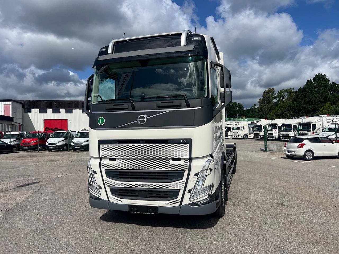 Volvo FH13 500 6x2*4 Skåpbil/Kylbil 23 pallars ?? 2024 - Skåp