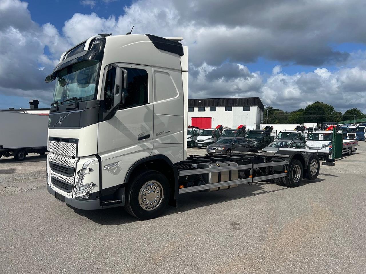 Volvo FH13 500 6x2*4 Skåpbil/Kylbil 23 pallars ?? 2024 - Skåp