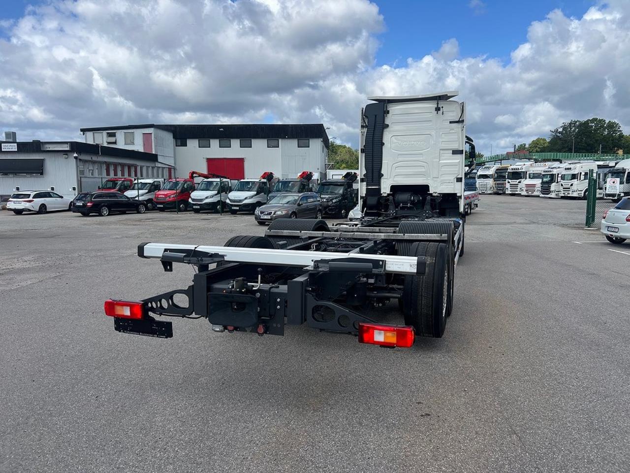 Volvo FH13 500 6x2*4 Skåpbil/Kylbil 23 pallars ?? 2024 - Skåp