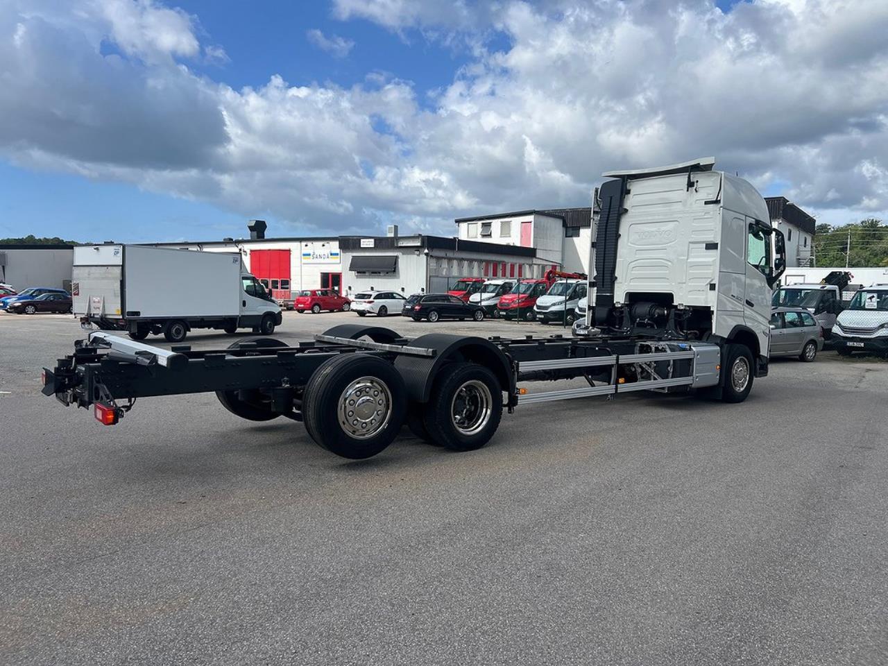 Volvo FH13 500 6x2*4 Skåpbil/Kylbil 23 pallars ?? 2024 - Skåp