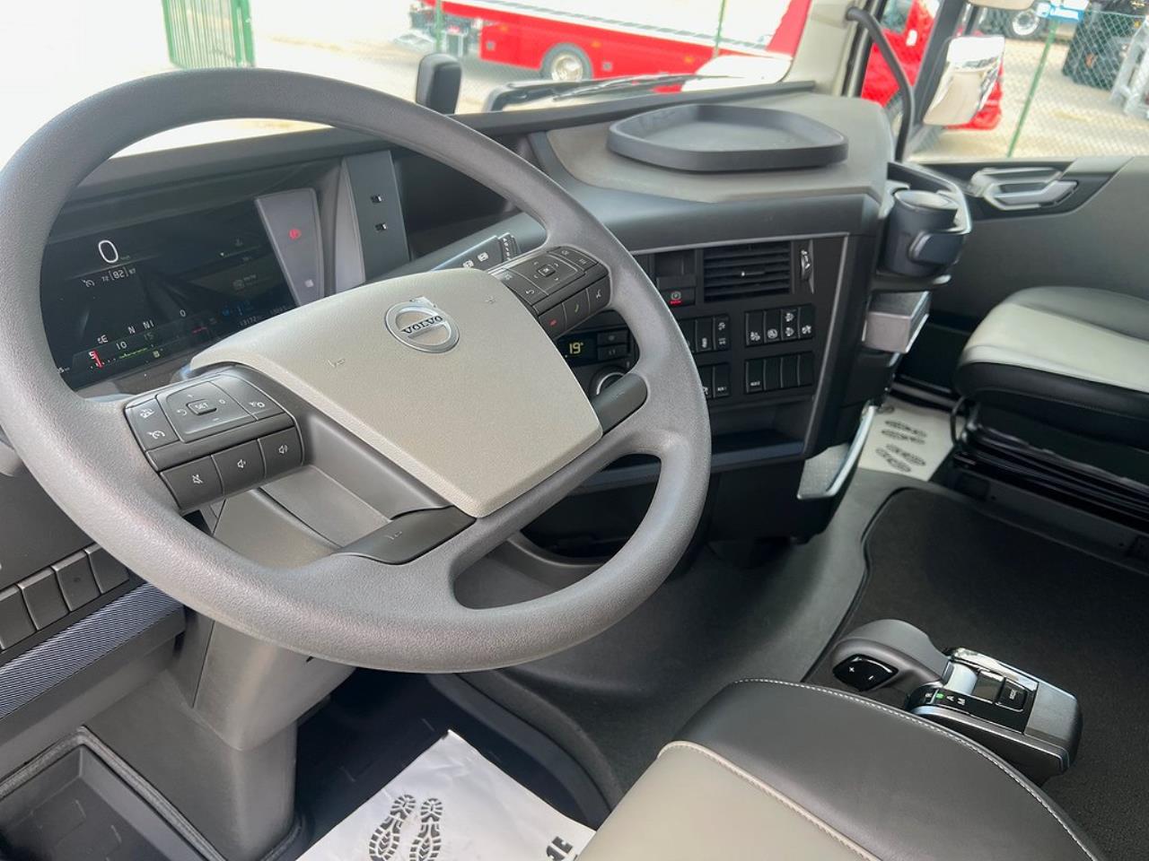 Volvo FH13 500 6x2*4 Skåpbil/Kylbil 23 pallars ?? 2024 - Skåp