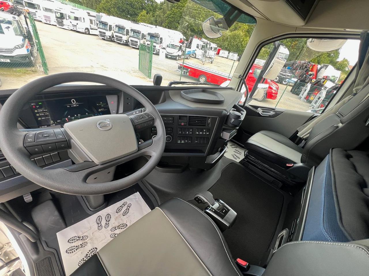 Volvo FH13 500 6x2*4 Skåpbil/Kylbil 23 pallars ?? 2024 - Skåp