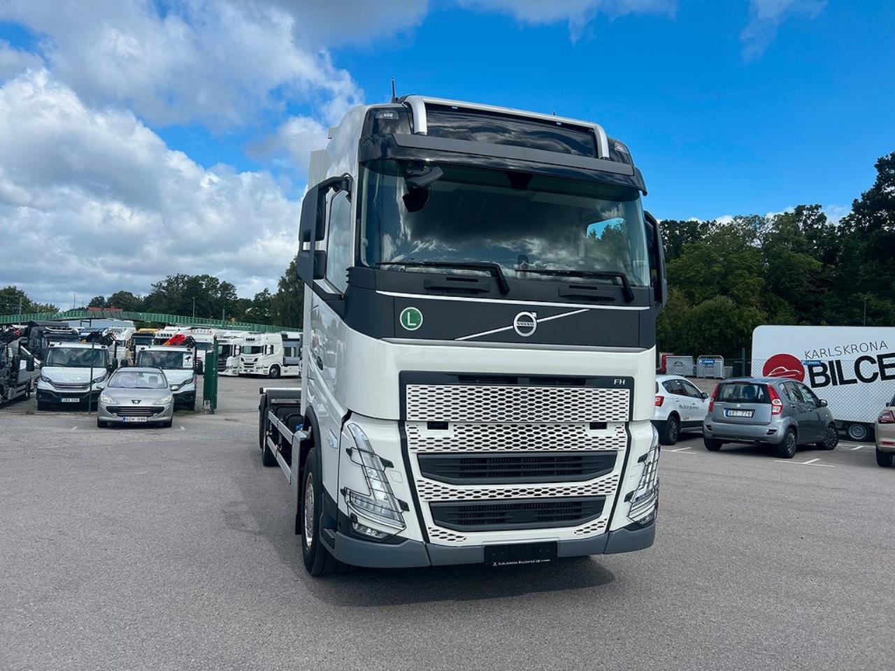 Volvo FH13 500 6x2*4 Skåpbil/Kylbil 23 pallars ?? 2024 - Skåp