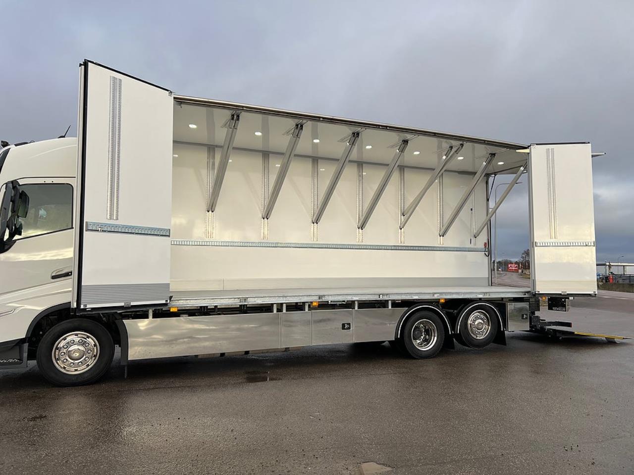 Volvo FH13 500 6x2*4 Sk&aring;pbil &Ouml;ppningsbarsida, L&aring;ngt Sk&aring;p 2024 - Sk&aring;p