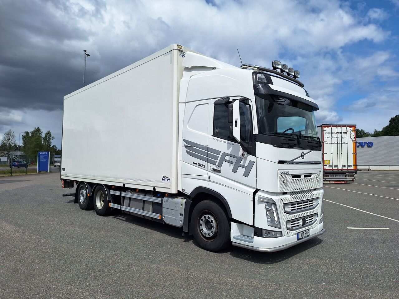 Volvo FH 6x2 Skåpbil 2021 - Skåp