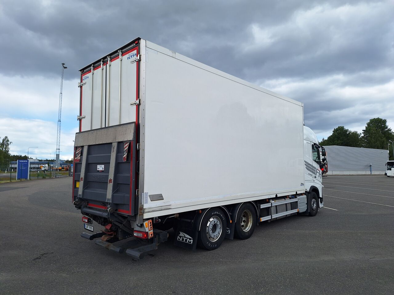 Volvo FH 6x2 Skåpbil 2021 - Skåp