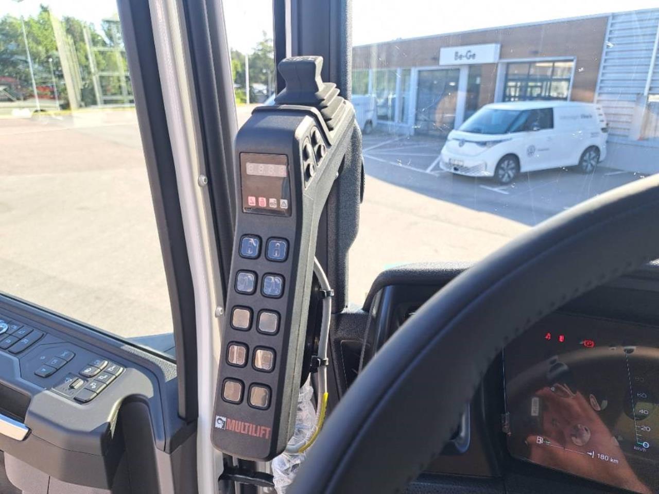 Scania R 560 6X2*4 HIAB 2025 - Krok/Lastväxlare