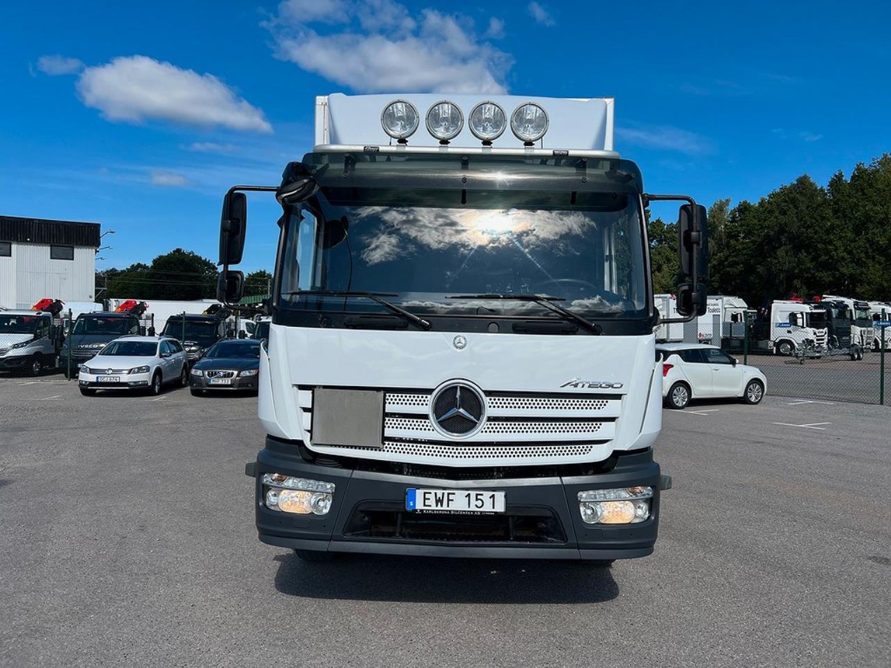 Mercedes-Benz Atego 1524L 4x2 Sovhytt Skåpbil Öppningsbarsida 2015 - Skåp