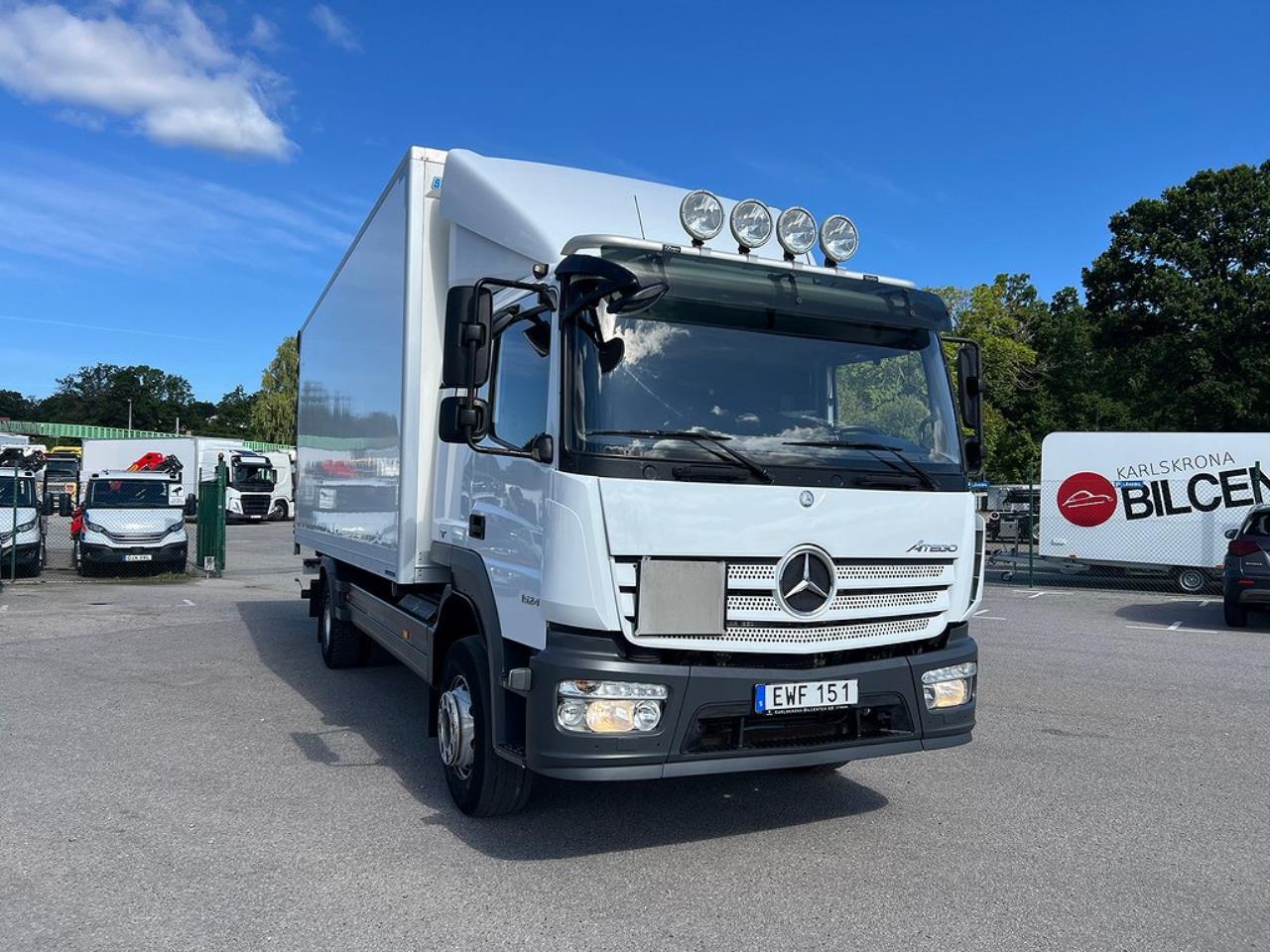Mercedes-Benz Atego 1524L 4x2 Sovhytt Skåpbil Öppningsbarsida 2015 - Skåp