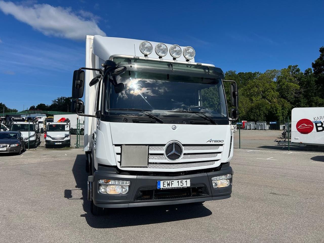 Mercedes-Benz Atego 1524L 4x2 Sovhytt Skåpbil Öppningsbarsida 2015 - Skåp