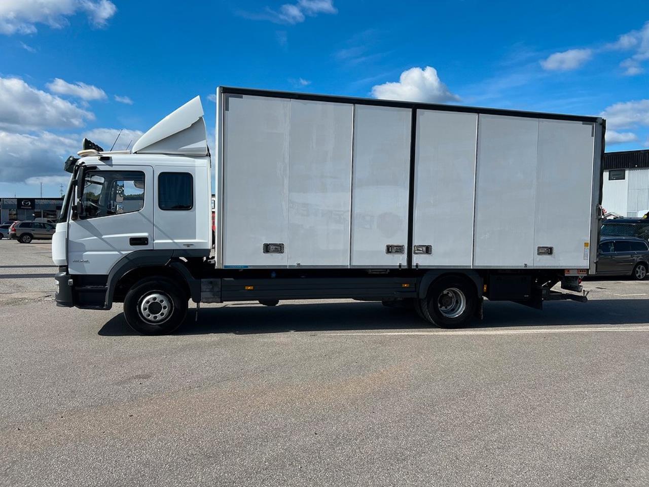 Mercedes-Benz Atego 1524L 4x2 Sovhytt Skåpbil Öppningsbarsida 2015 - Skåp
