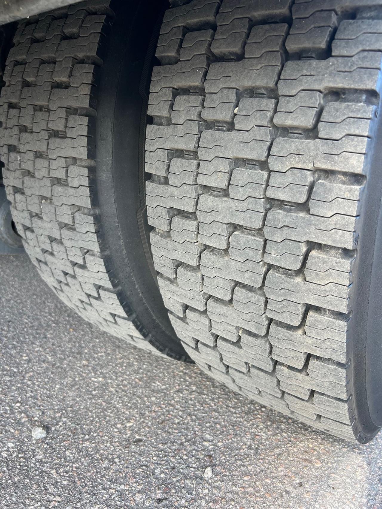 Mercedes-Benz Atego 1524L 4x2 Sovhytt Skåpbil Öppningsbarsida 2015 - Skåp