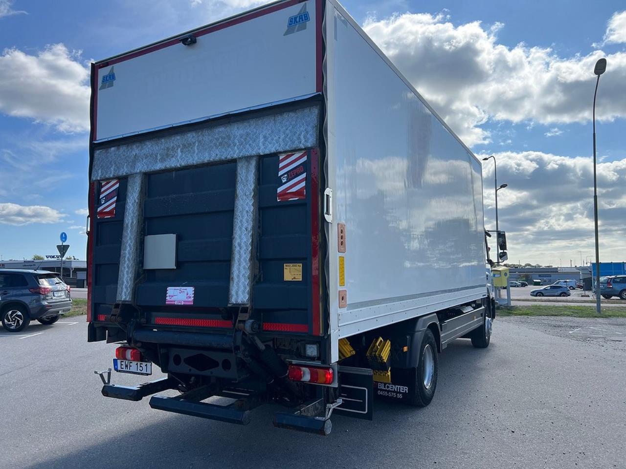 Mercedes-Benz Atego 1524L 4x2 Sovhytt Skåpbil Öppningsbarsida 2015 - Skåp