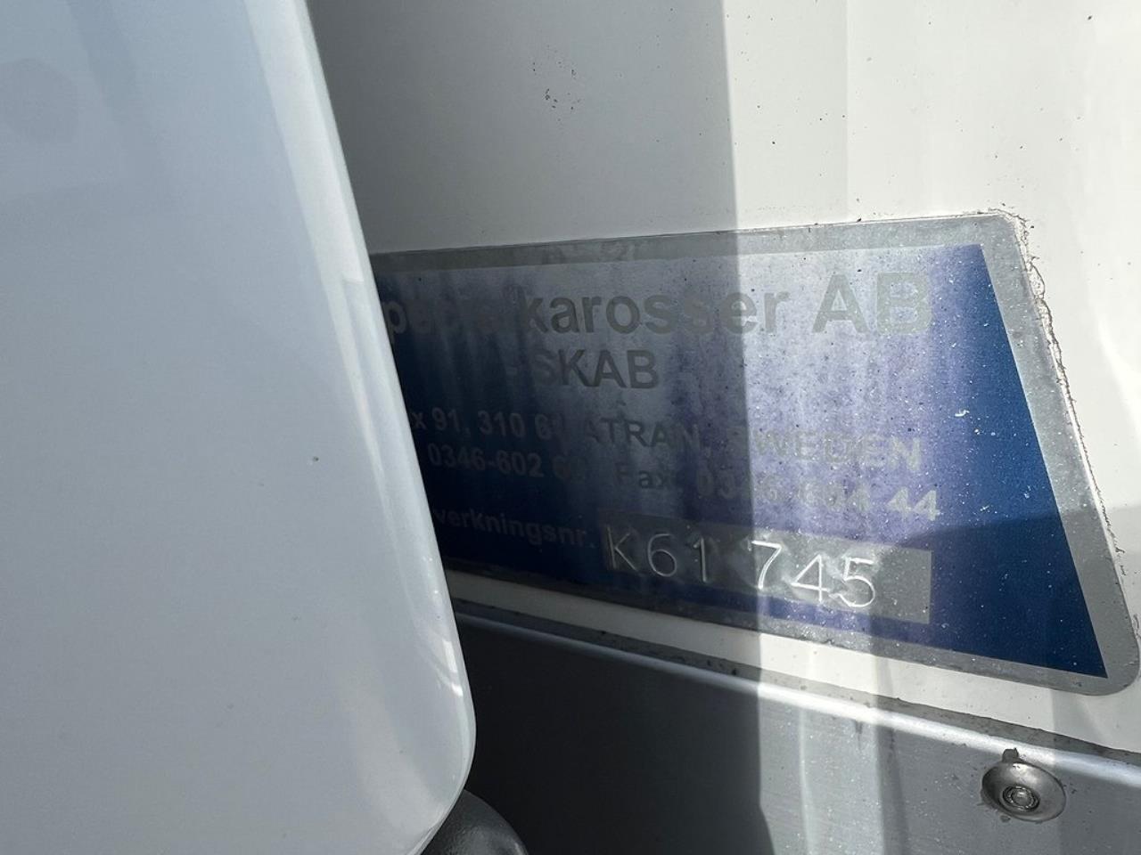 Mercedes-Benz Atego 1524L 4x2 Sovhytt Skåpbil Öppningsbarsida 2015 - Skåp
