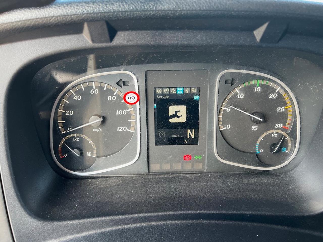 Mercedes-Benz Atego 1524L 4x2 Sovhytt Skåpbil Öppningsbarsida 2015 - Skåp