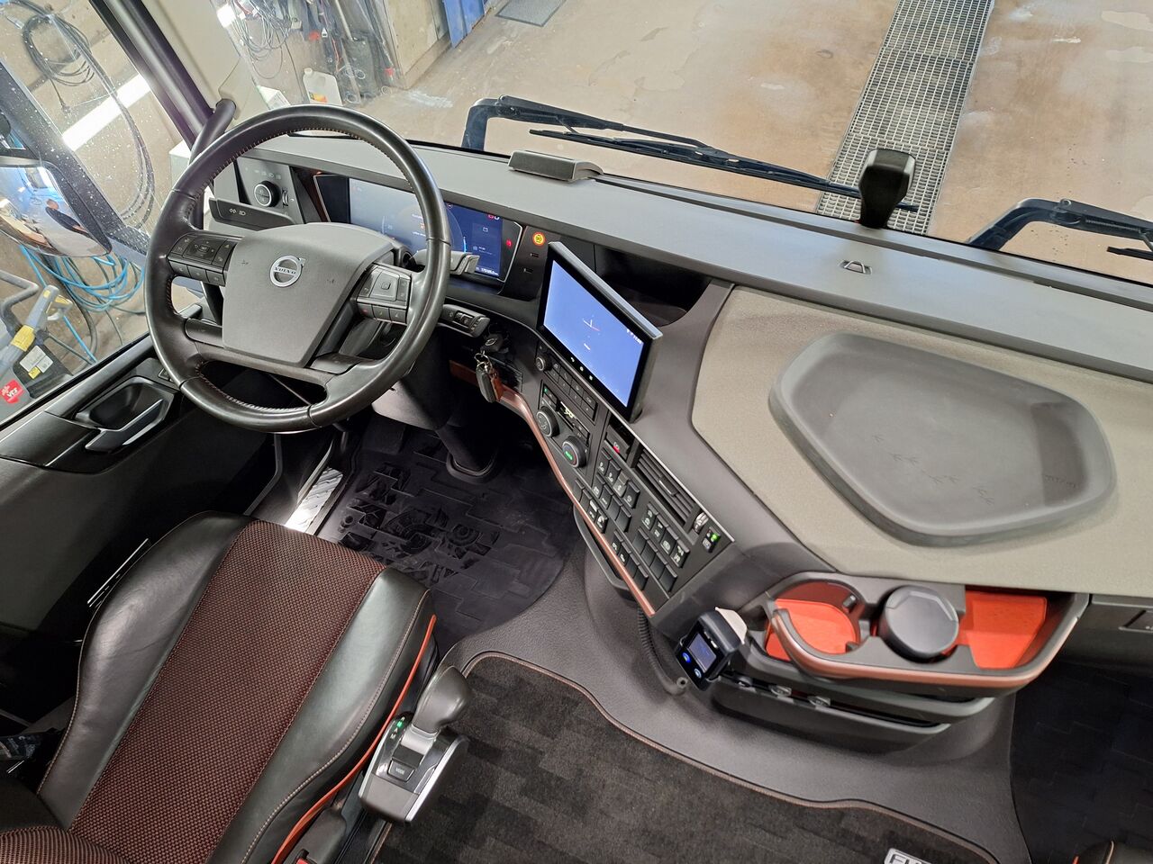 Volvo FH16 6x4 Timmerbil med Kran 2023 - Timmer