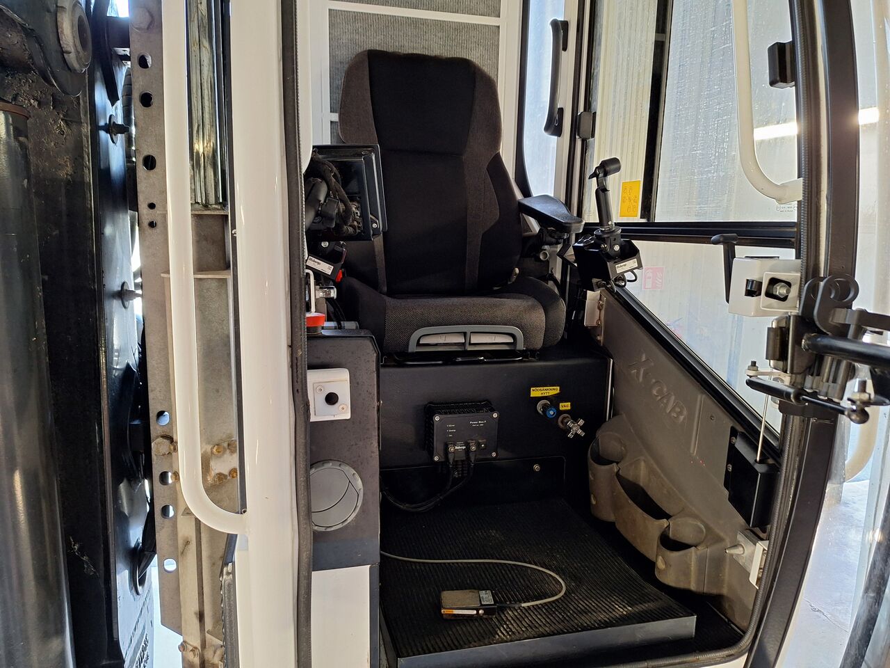 Volvo FH16 6x4 Timmerbil med Kran 2023 - Timmer