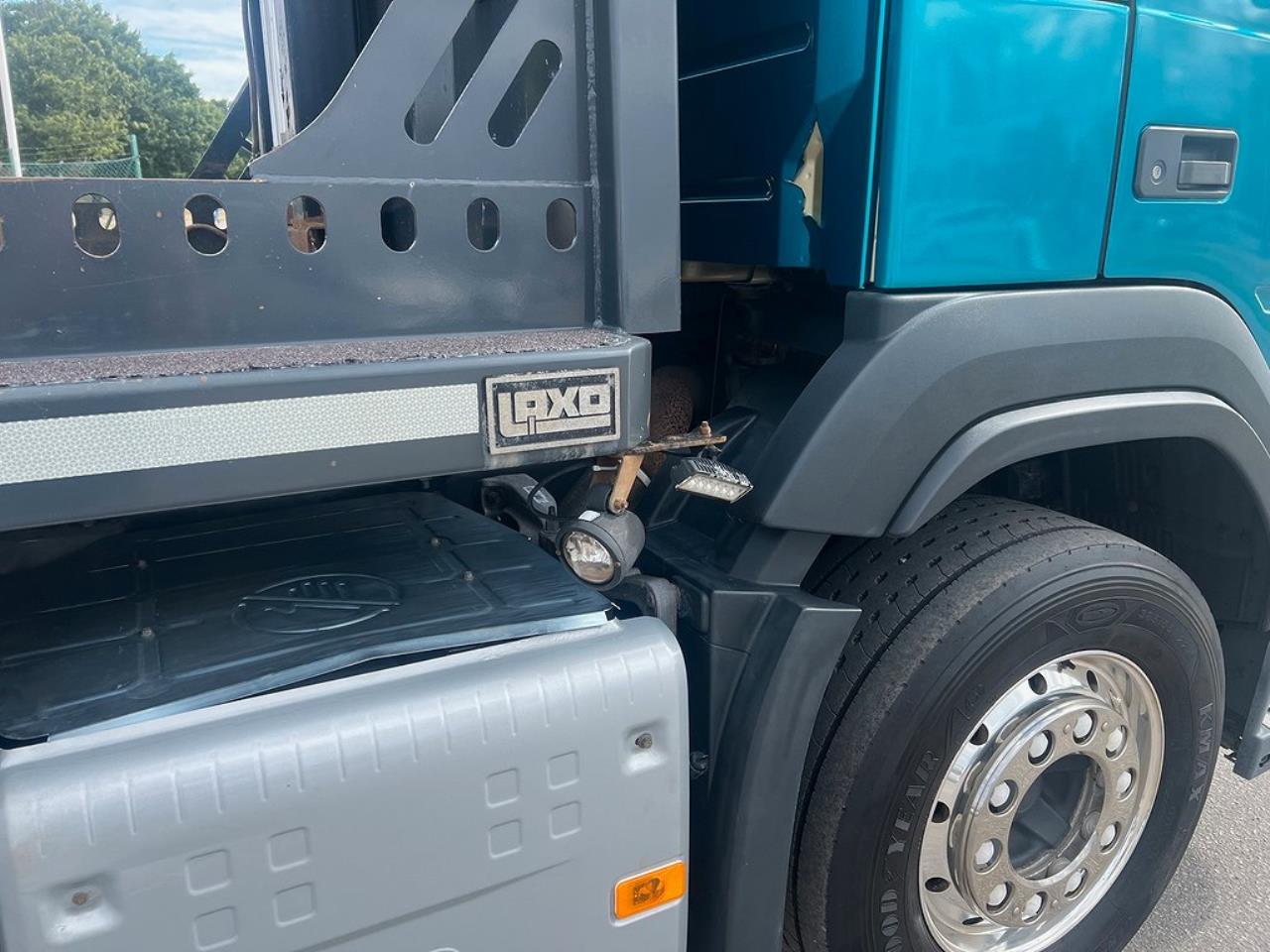 Volvo FM 410 6x2*4 Liftdumper Laxo med rotator Euro 6 2015 - Växelflak