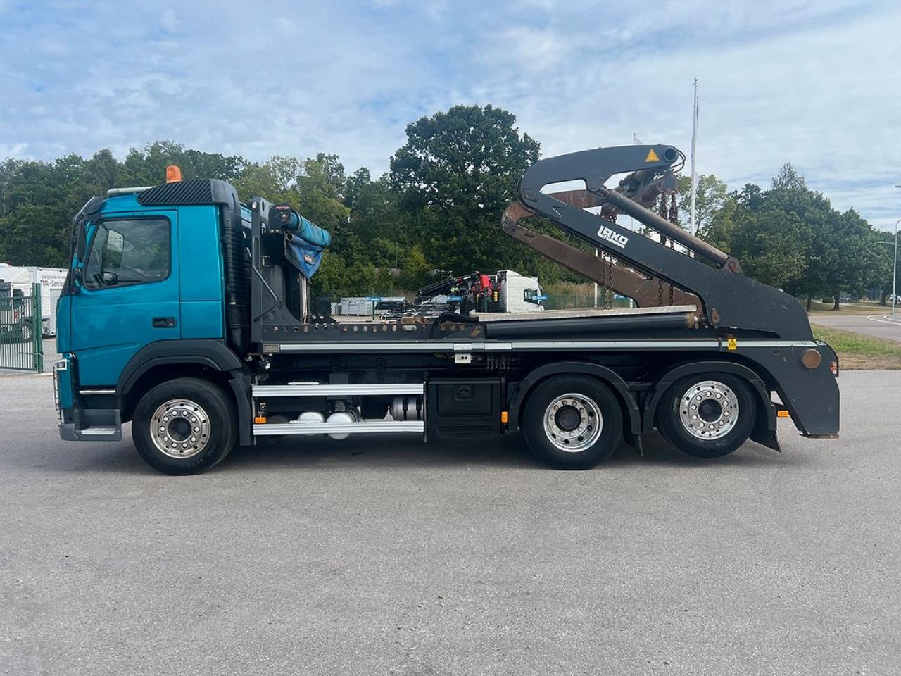 Volvo FM 410 6x2*4 Liftdumper Laxo med rotator Euro 6 2015 - Växelflak
